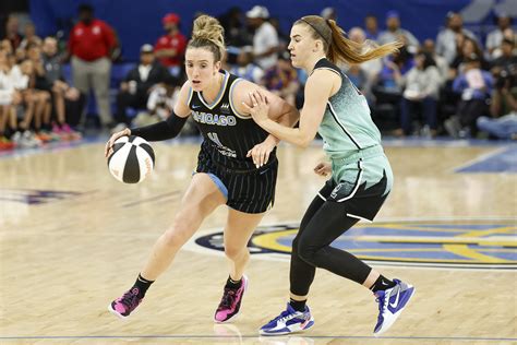 Indiana Fever at Chicago Sky odds, picks and predictions.